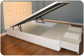 Canapé abatible color blanco en madera lacada