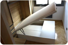 Canapé tapa abatible con medidas de 135 de ancho por 180 de largo