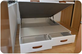 Canapé con tapa abatible