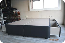 Canapé de cajones laterales negro montado en San Cugat Barcelona