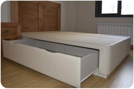 Canapé de 150x190 con 4 cajones retranqueados montado Cáceres