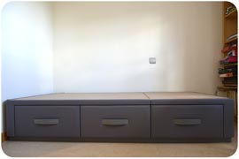 canapé con cajones iguales laterales montado en Madrid