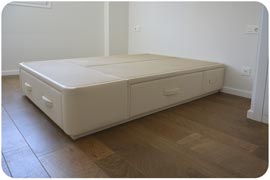 Canapé con cajones Plus montado en Pamplona