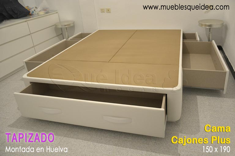 Cama con cinco cajones retranqueados tapizada modelo Plus color blanco montada en Huelva