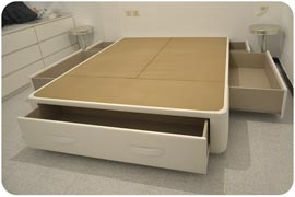 cama con cajones blanca modelo Plus montada en Huelva