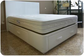 Cama de matrimonio de 150x190 con cajones