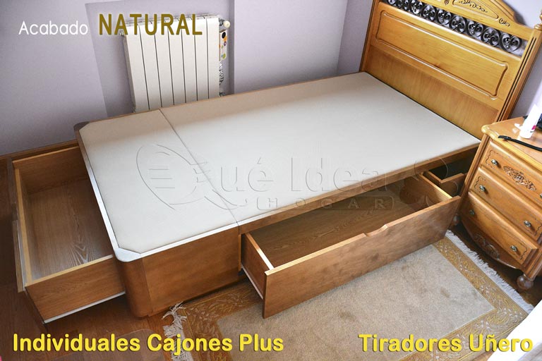 Cama individual con acabado Natural en madera color nogal con cajones en un lateral y en los pies