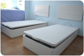 Canapé individual fuerte en madera