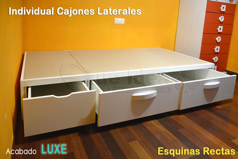 Canapé individual con cajones retranqueados en un lateral acabado en madera laqueada Luxe
