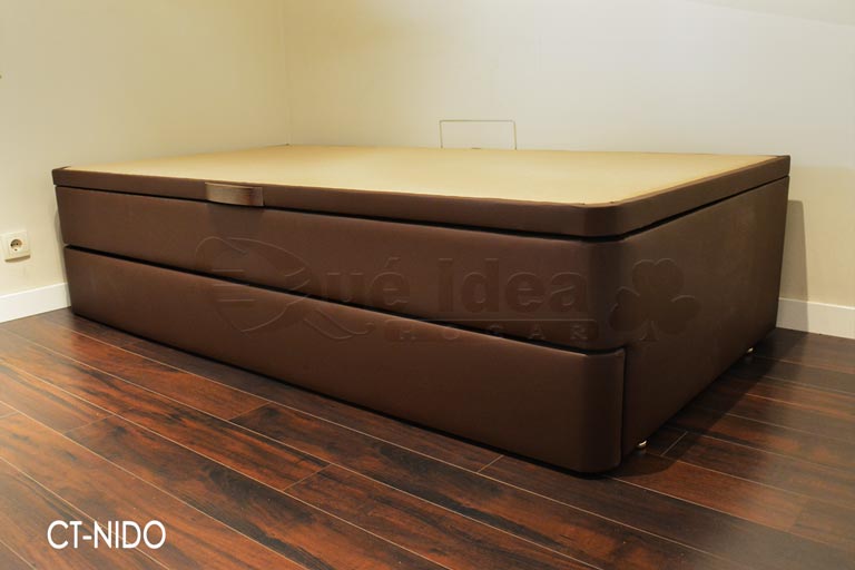 Canapé Nido individual cerrado tapizado en color marrón chocolate de la serie de polipiel Elfos sin tiradores en el arrastre