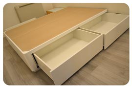 Ejemplo de Canapé de madera con cajones montado en Madrid