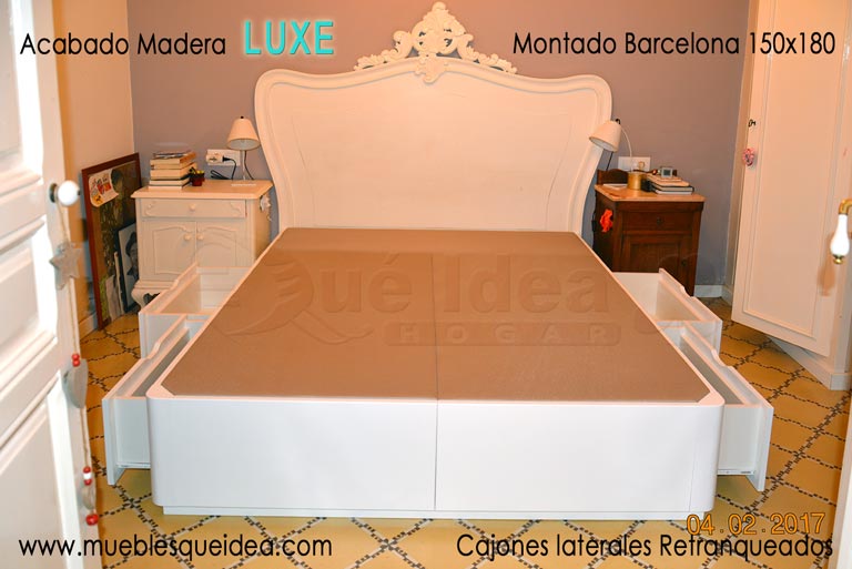 Dormitorio desigual en Barcelona con canapé de cajones laterales de 150x180 con tiradores en los cajones de tipo Uñero