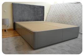 montaje de un canapé con cajones color gris