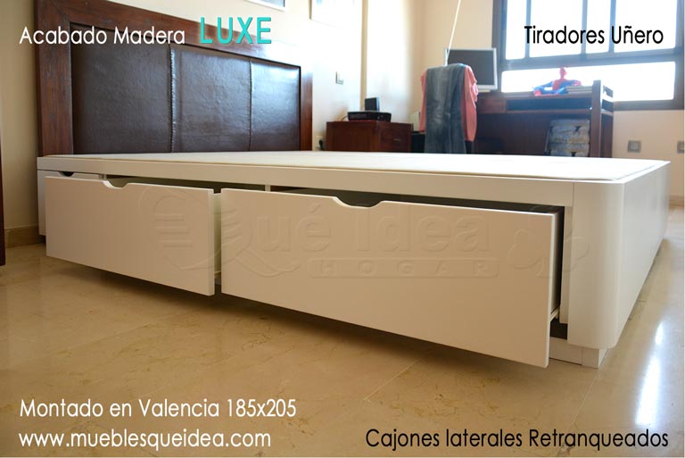 Canapé cama de 185 cm de ancho por 205 cm de largo con cajones laterales y tiradores Uñero montaje realizado en Valencia
