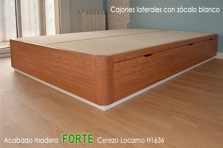 Ejemplo montado en casa de cliente de un canapé de cajones laterales en color Cerezo Locarno