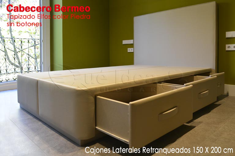 Cabecero modelo Bermeo tapizado en polipiel Elfos color Piedra montado con un canapé de cajones laterales tapizado