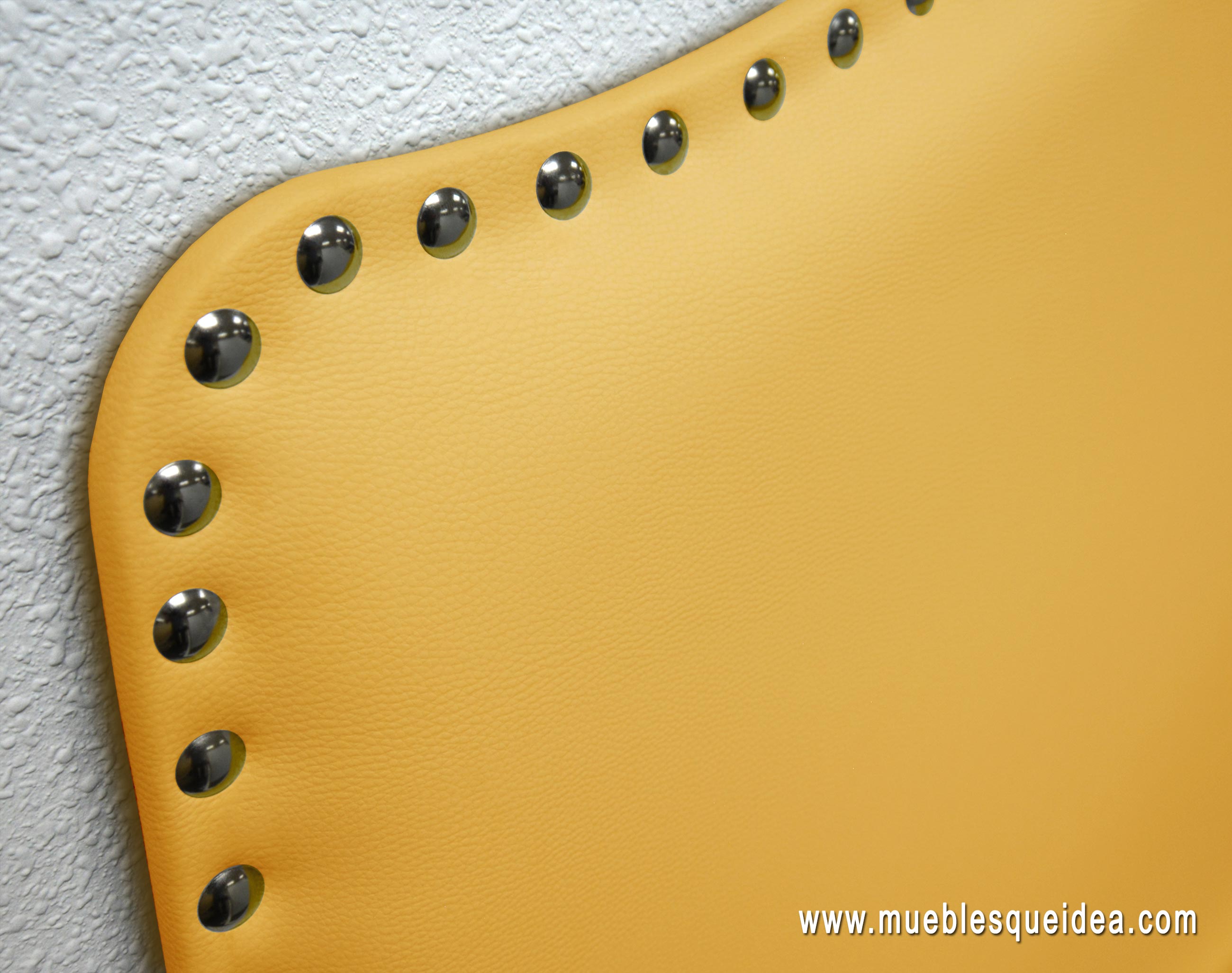 Cabecero tapizado modelo Córdoba en Color Amarillo Huevo
