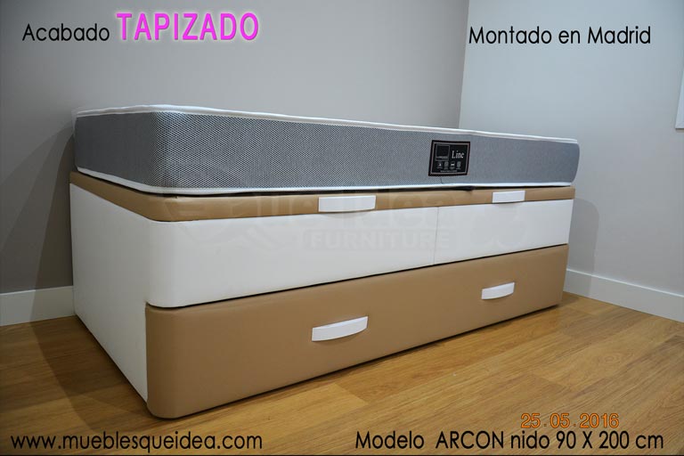 Canapé Nido blanco y beige de 90 x 200 montado en Madrid