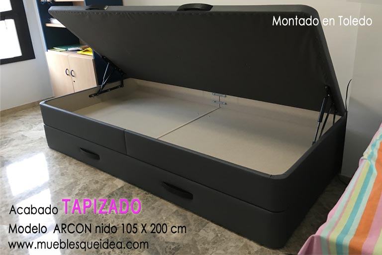 Canapé de 105 de ancho por 200 de largo color negro negro en Toledo