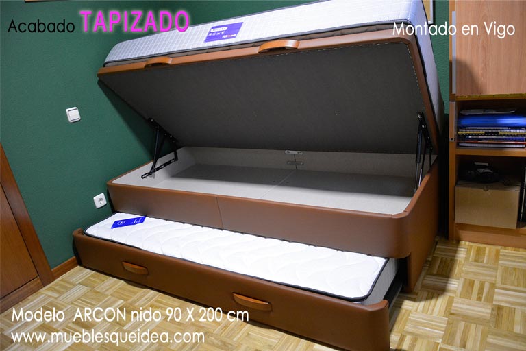 Cama canape con colchones incluidos color cuero montado en Vigo