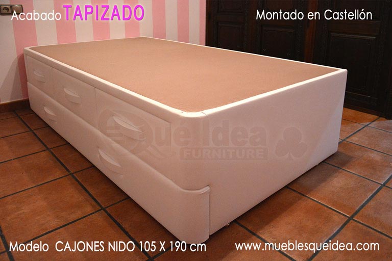 Cama supletoria diván tapizada en color blanco con tres cajones y nido