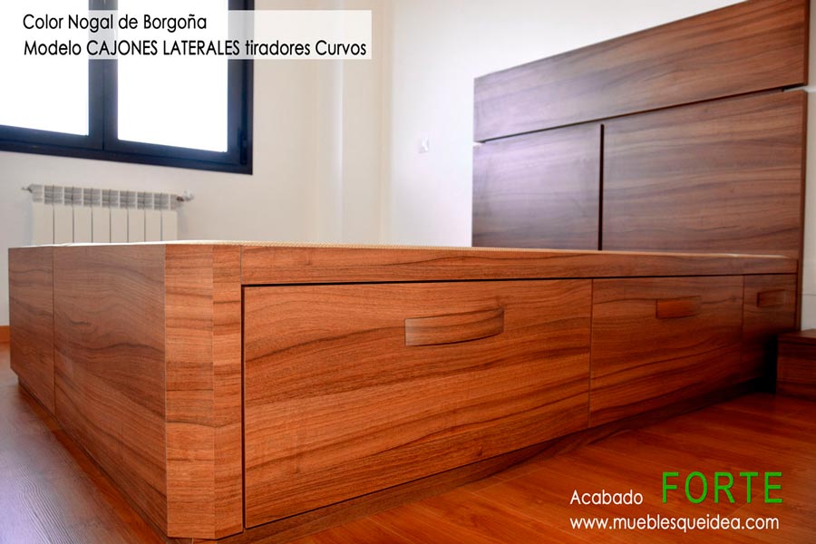 Cabezal, mesitas suspendidas y cama con cajones de madera color olivo córdoba montado en Madrid