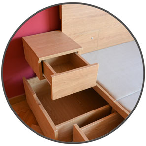 La opcion todo en uno que es la cama con cajones el cabacero y las mesitas suspendidas