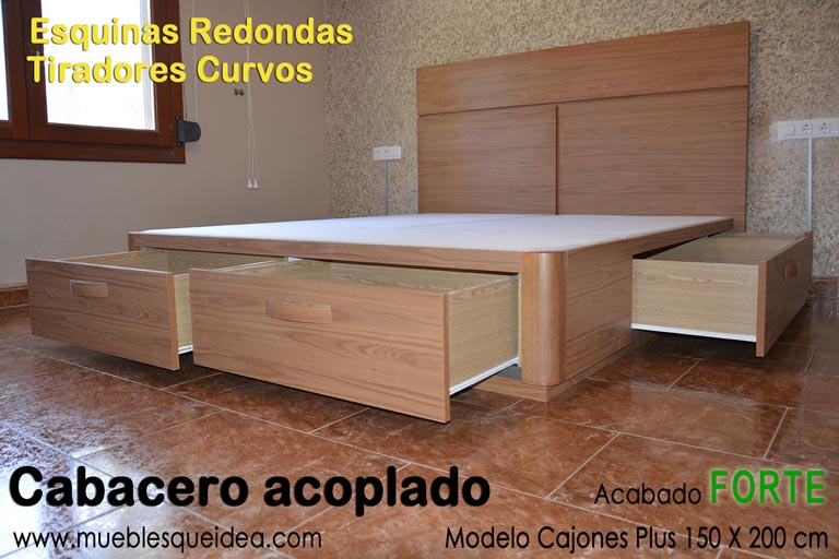 Cama con cajones acabada en maderas tipo de acabado Forte con un cabecero acoplado montada en Cataluña