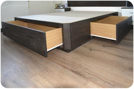 cama con cajones de madera color wengé