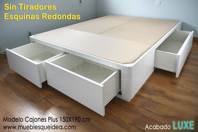 Montaje realizadoen Barcelona en casa de un cliente de una cama con cajones acabada en madera modelo Plus CMP6-ZR tipo de acabado