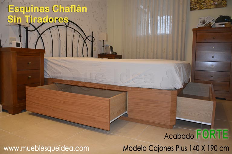 Cama de madera con cajones sin tiradores de 140x190 con esquinas Chaflán acabada en madera tipo Forte color cerezo