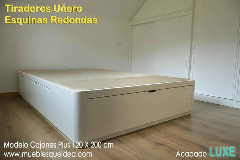 Cama pequeña con cajones en madera lacada en color blanco de 120 de ancha por 200 de larga montada en Madrid