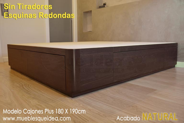 Ejemplo de montaje realizado en Madrid de una Cama acabada en madera natural color wengue de 180x190 cm sin tiradores y con las esquinas redondas