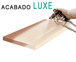 Cabezal de cama para dormitorio modelo Sevilla tapizado en polipiel BICASS color Marfil y decorado con chinchetas bronce