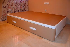 Cama nido sencilla unipersonal de uso individual tapizada en dos colores