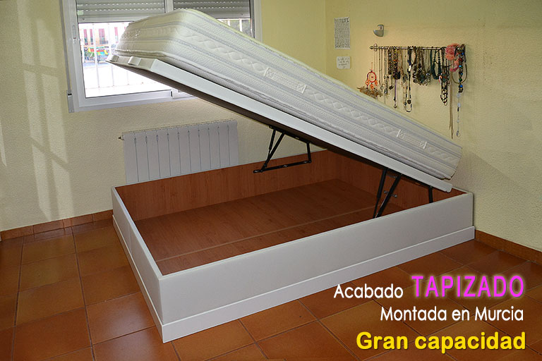 Canapé cama de tapa abatible con capacidad hasta el suelo