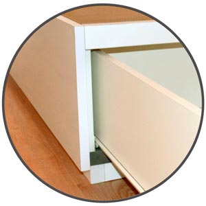 Esquinas Rectas en una cama con cajones de madera