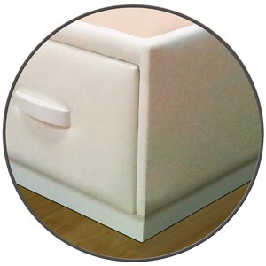 Esquinas Rectas en una cama con cajones de madera