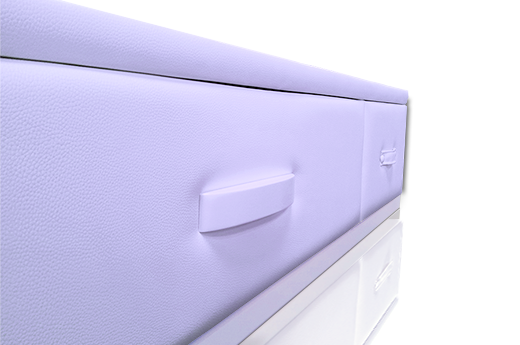 tapizado color lila para el canapé con cajones