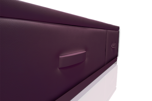 tapizado color morado para el canapé con cajones