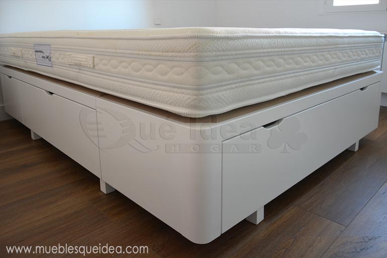 ejemplo de Colchón de muelle ensacado modelo Viscorrelax mas Cama con cajones y tiradores uñero lacada en color blanco con patas