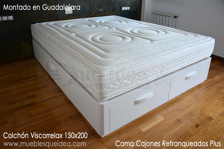 Colchón Viscorrelax de 150x200 entregado junto con una cama con cajones modelo Plus