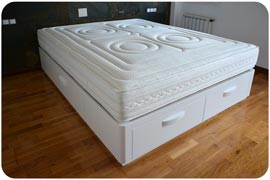 ejemplo de Colchón Viscorrelax de 150x200 entregado junto con una cama con cajones modelo Plus