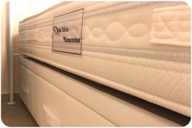 Detalle Colchón Viscorrelax más canapé con cajones tapizado montado en Barcelona