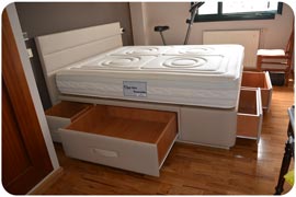 Colchón Viscorrelax, cabecero de cama modelo Vigo y cama de 6 cajones modelo Plus