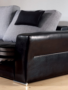 Detalle del sofá tres plazas de piel y tela Rustika modelo GH 10