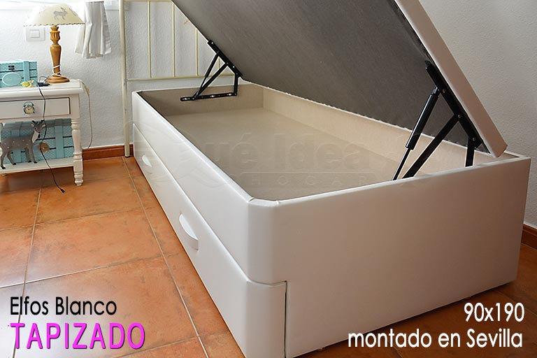 Arcón canapé nido en color blanco para el tapizado y los tiradores de la tapa y del arrastre montado en Sevilla