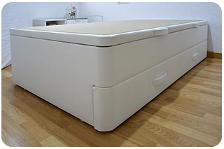 Canapé Nido blanco montado en Pontevedra