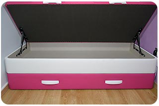 Canapé nido montado en un dormitorio demasiado estrecho