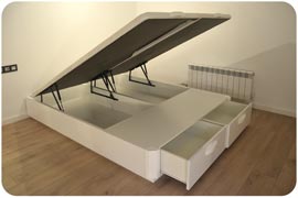 Canapé en madera abatible con dos cajones montado en Vitoria Gasteiz